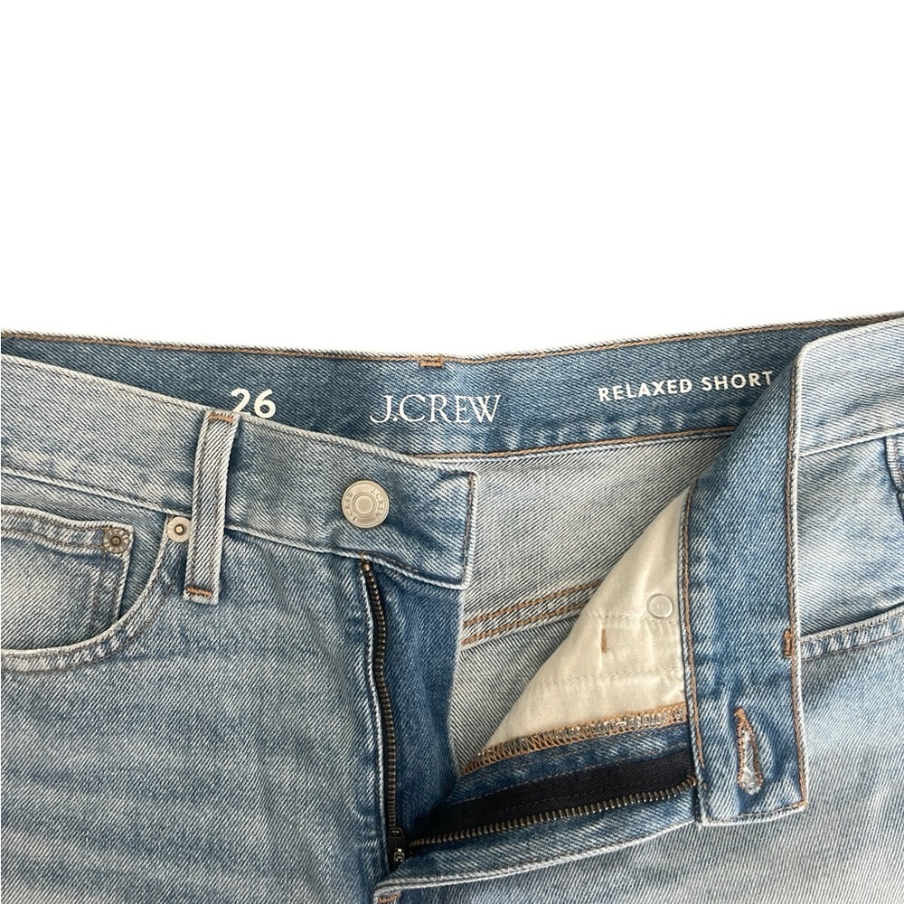 J.CREW relaxed fit light wash raw redressed hemline cotton short size 26 - Picture 3 of 4